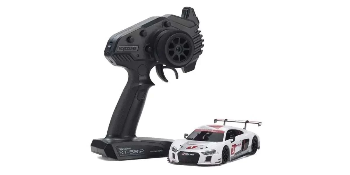 Echte productfoto van de Kyosho MR-04 Audi R8 LMS Readyset met de bijbehorende zender