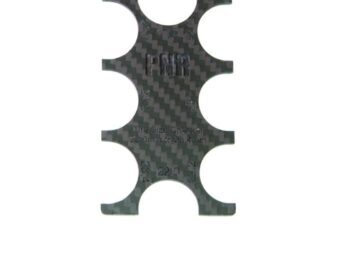 De afbeelding toont een donkergrijs tot zwart, rechthoekig gereedschap met afgeronde inkepingen aan de zijkanten, gemaakt van koolstofvezel. Er staat 'PNR' en 'Tire Size Checker 22.0mm to 23.4mm' op, samen met verschillende maataanduidingen.