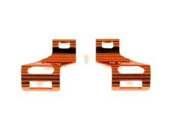 Op de foto zijn twee oranje metalen onderdelen te zien met horizontale groeven en uitsparingen. Op elk onderdeel staat 'PN Racing' gegraveerd.