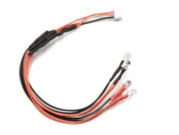 De afbeelding toont een set bedrading met vier LED-lampjes en een witte connector. De draden zijn oranje en zwart van kleur.