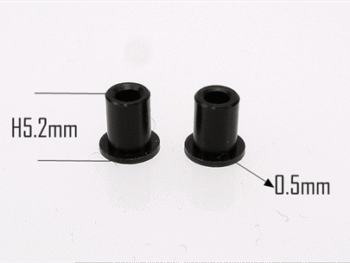 De foto toont twee identieke, zwarte cilindervormige onderdelen met een flens aan de onderkant. Er zijn afmetingen aangegeven: H5.2mm voor de hoogte en 0.5mm voor de dikte van de flens.