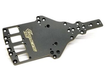 Het product is een zwart, plat chassis met een onregelmatige vorm, gemaakt van metaal. Het heeft diverse gaten en uitsparingen voor montage, en het logo van GL Racing is in goudkleur erop gedrukt.