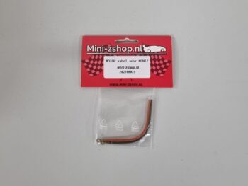 De foto toont een klein, rood en zwart gekleurd motorkabeltje met een goudkleurige ring aan één uiteinde, verpakt in een doorzichtig plastic zakje met een rood kartonnen label erboven. Op het label staat 'Mini-zshop.nl' en 'MOTOR kabel voor MINIZ'.
