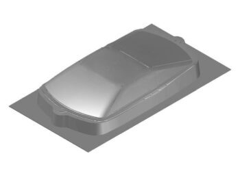 De afbeelding toont een transparante, ongeschilderde body van een auto, waarschijnlijk voor een modelauto. De body heeft een gestroomlijnde vorm en is geplaatst op een donkergrijze ondergrond.