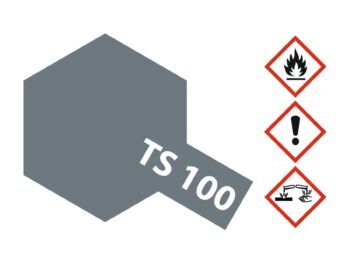 Een zeshoekige vorm in een matte grijze kleur, met de tekst 'TS 100' erop. Rechts staan drie gevarendriehoeken met symbolen voor ontvlambaarheid, irritatie en corrosiviteit.