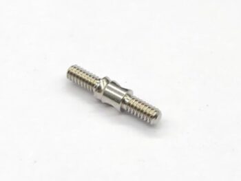 De afbeelding toont een zilverkleurige, metalen stang met schroefdraad aan beide uiteinden en een verdikking in het midden. Het product ligt op een witte achtergrond.
