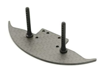 Carbonfiber voorspoiler voor een RC auto, met twee zwarte pinnen voor bevestiging.