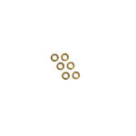 zeven gouden ringen op witte achtergrond