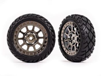 Traxxas TRX2479T Tires & wheels, assembled (2.2' black chrome wheels, Anaconda 2.2' tires with foam inserts) (2) (Bandit front) - twee gemonte