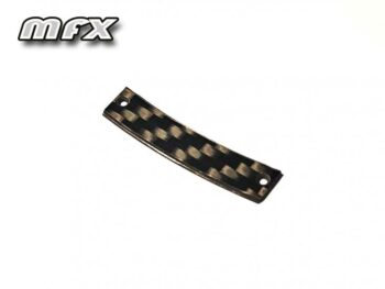Gebogen carbon fiber strip met twee montagegaten en een geblokt patroon.